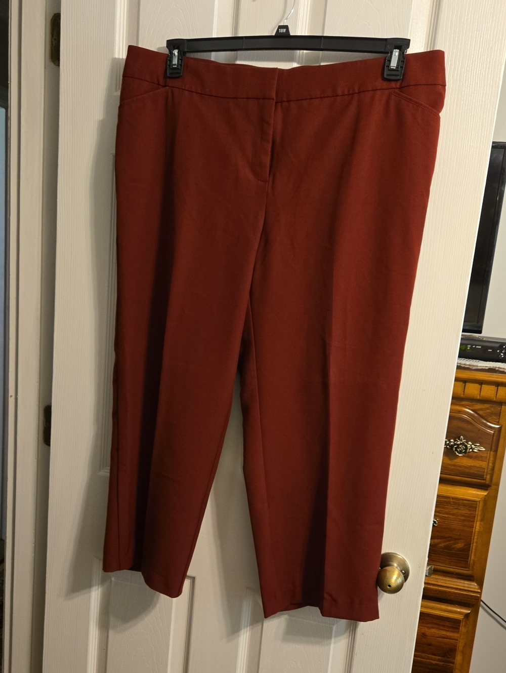 Avenue Women's Cropped Stretch Pants - Rusty Red